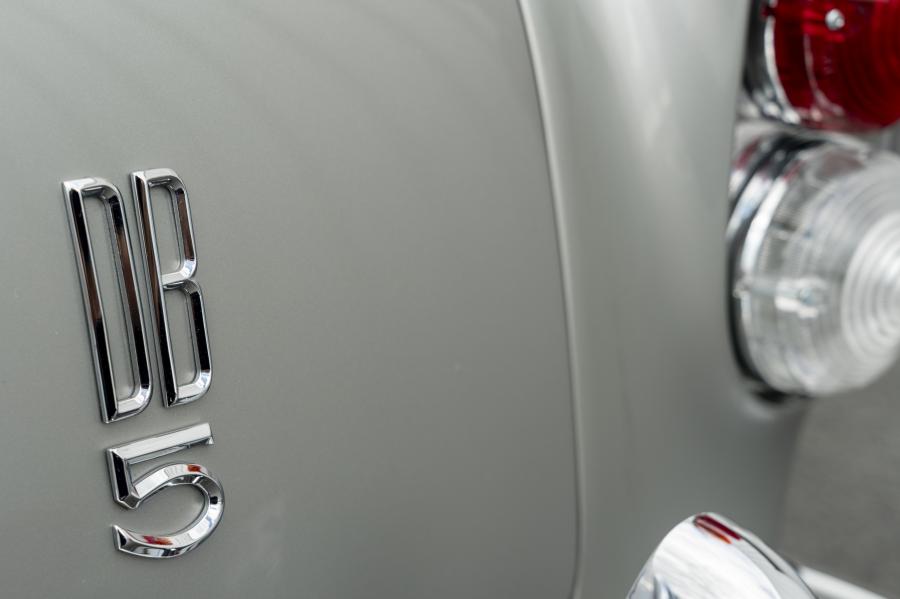 Логотип Aston Martin DB5 Goldfinger Continuation 2020 года  (фото 27 из 40)